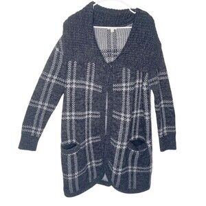 Caslon Women Sz M Plaid Gray Acrylic Knit Poncho Cardigan Sweater Oversized